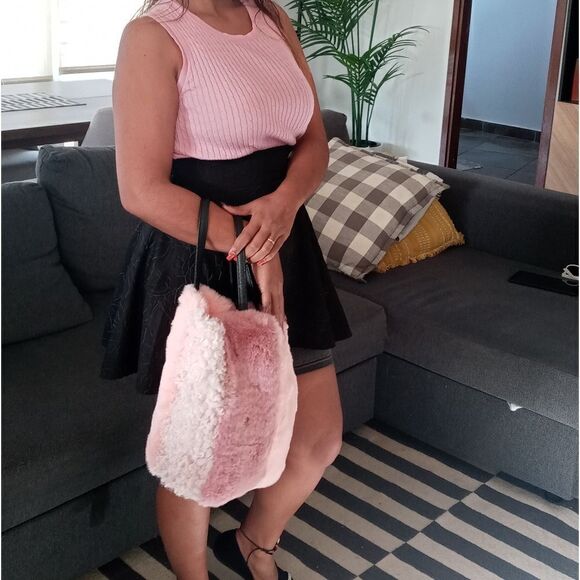 Fluffy soft Purse   - Picture 1 of 10